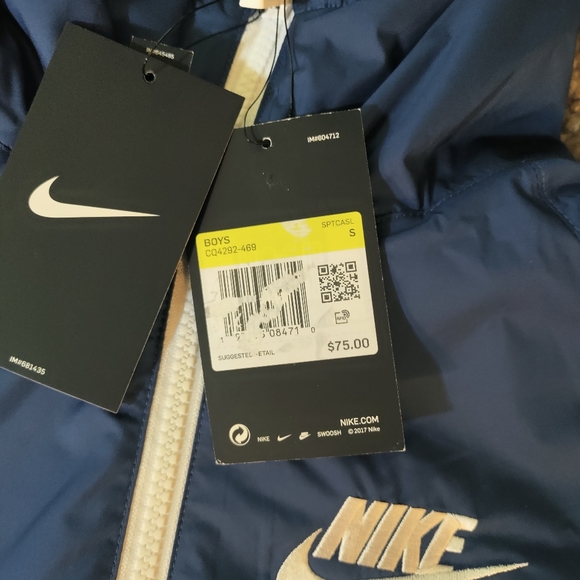 Boys Nike Sportswear Windrunner jacket - Picture 2 of 3